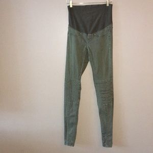 ⭐️H&M olive green skinny maternity pants size 4 us